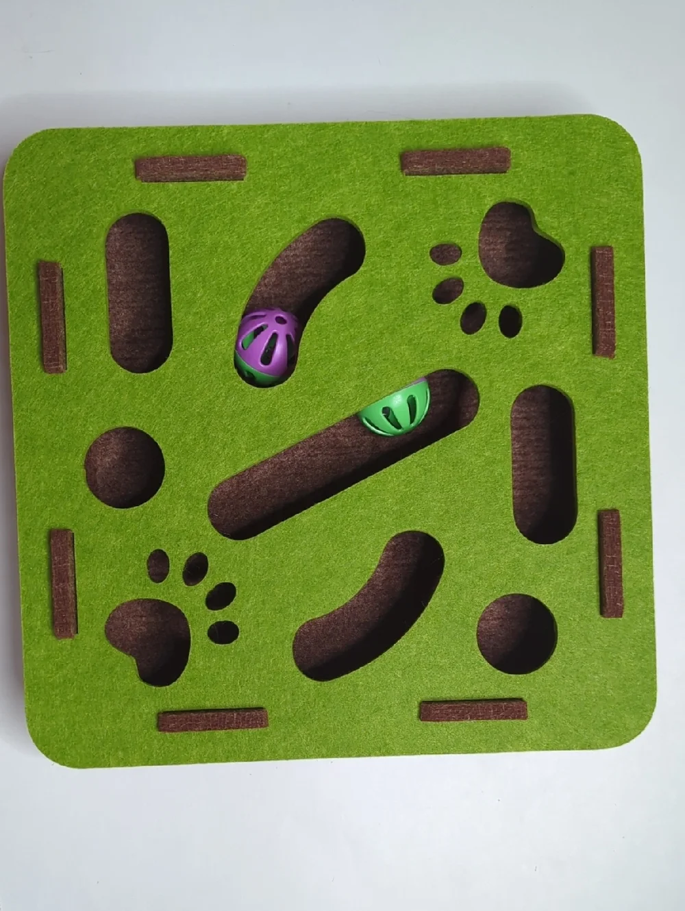 Interactive Cat Toy Puzzle Felt Maze Box Moving Balls With Bells